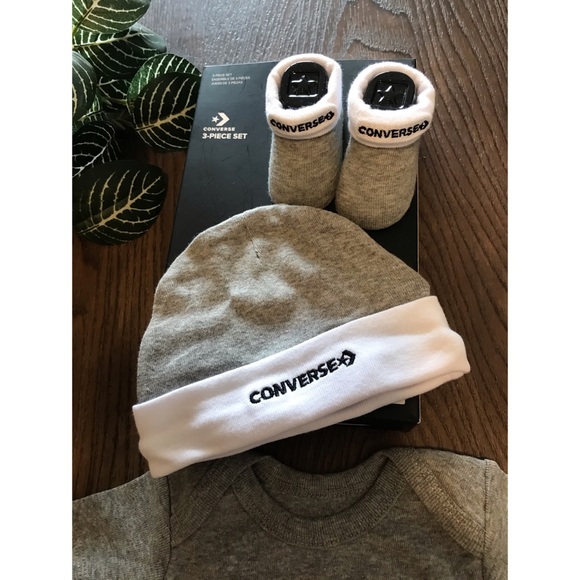 CONVERSE BABY 3 PIECE SET SIZE 0-6 MONTHS - Picture 2 of 2